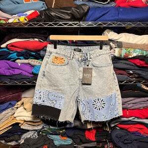 Rue 21 Shorts men's Size 30 blue denim cutoff embellished Y2K Flex stretch